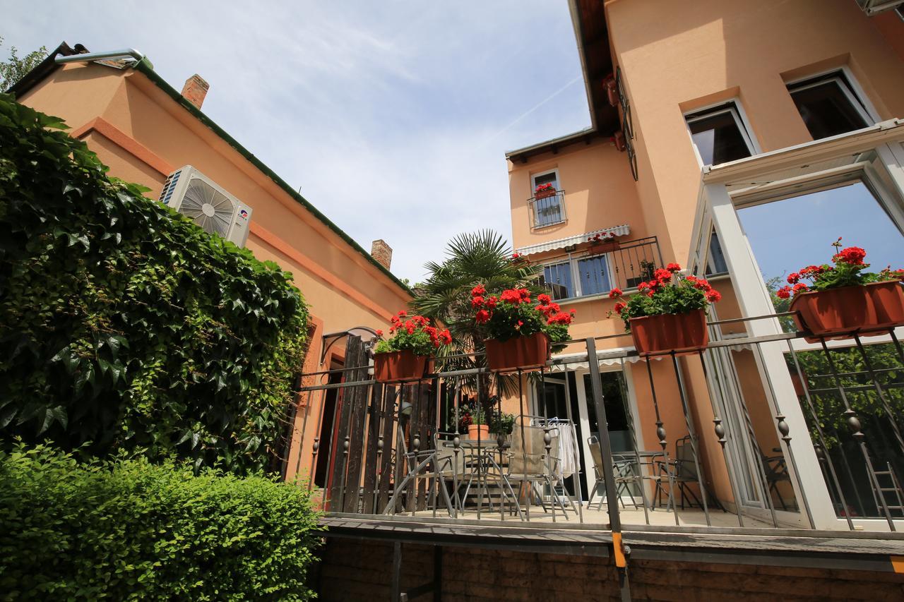 Bed and Breakfast Napraforgó Wellness Ház és Panzió Pécs Exterior foto